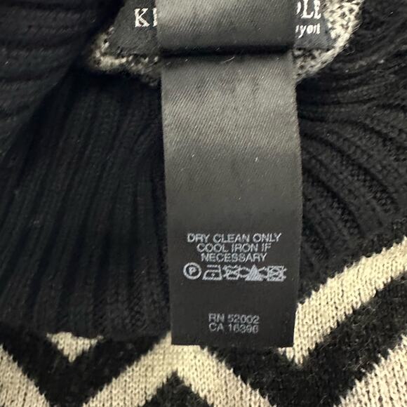 Kenneth Cole New York Black & White Chevron Turtleneck Sweater Small Merino Wool - Picture 7 of 8